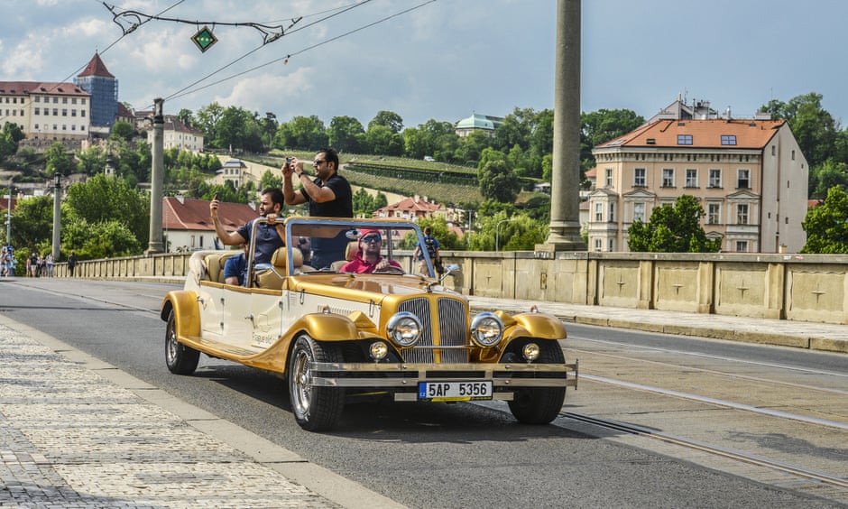 he picks up tourist in prague