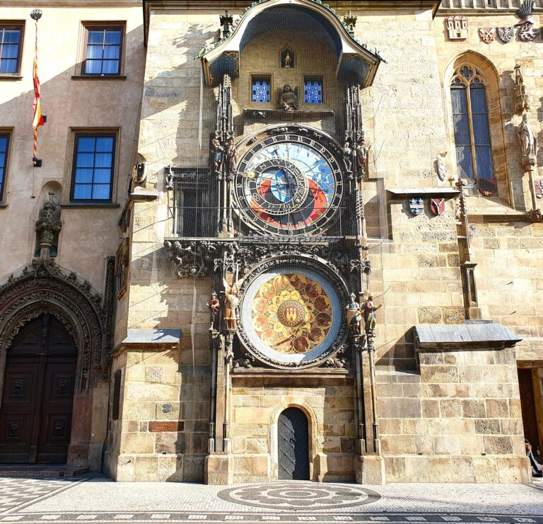 ho to read the astronomical clock in prague