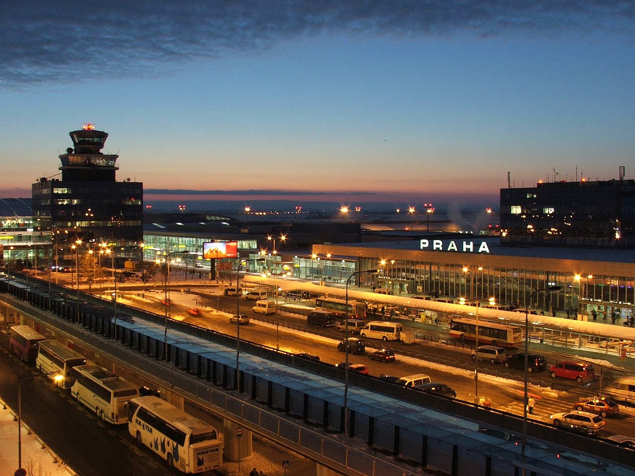 How To Get From Prague Airport To Old Town